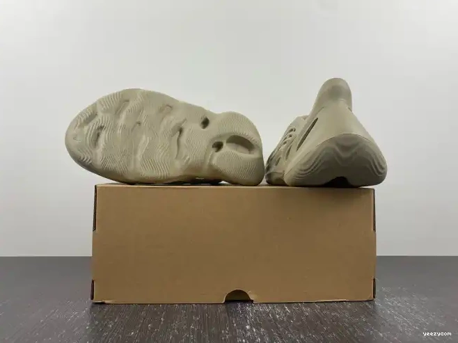 GV6840 Salt Foam RNR Adidas Stone Yeezy 0516